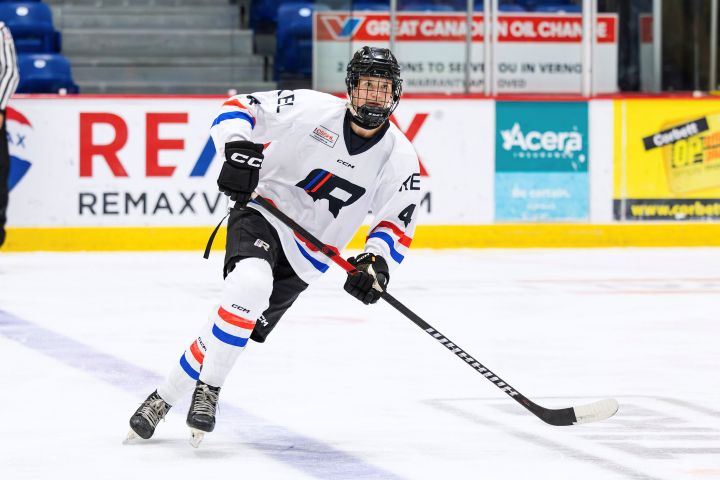 Image of Ava McDermid playing hockey for RINK Hockey Academy in Kelowna, BC
